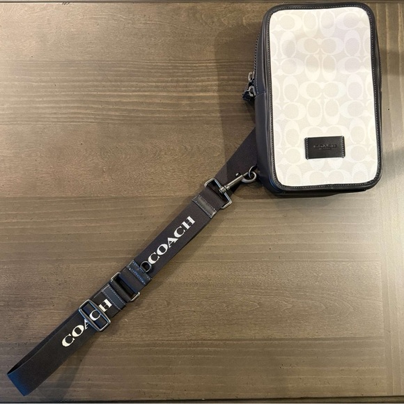 •new• Coach Sullivan Pack in gunmetal chalk multi Signature Canvas - Picture 2 of 9